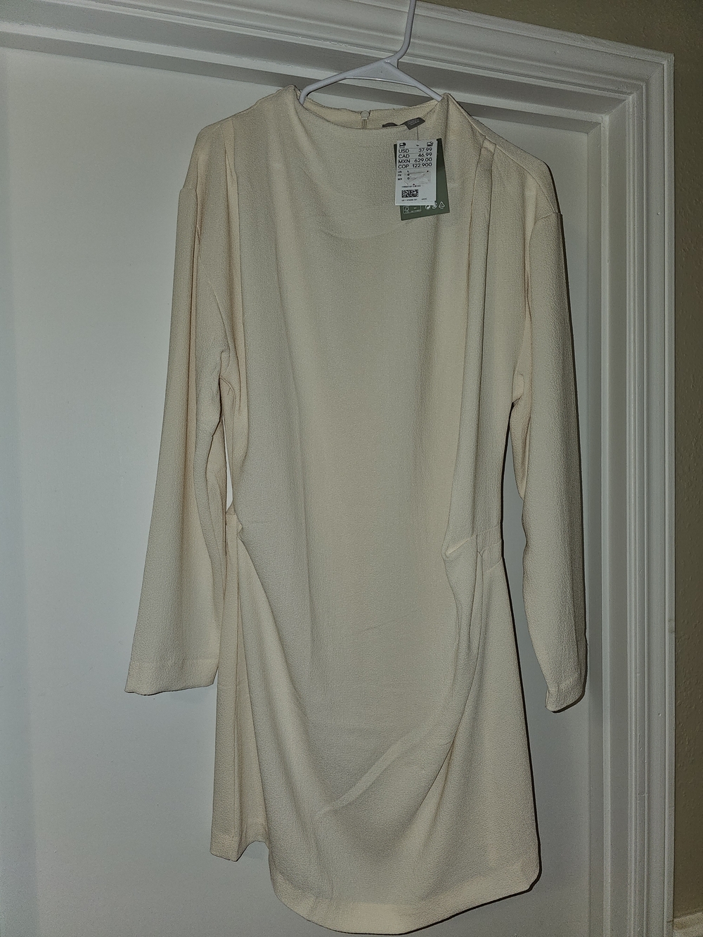 H&M Cream Long Sleeve Shift Dress